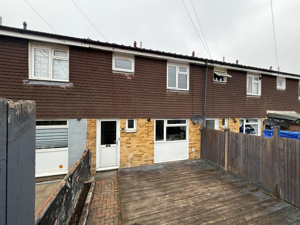 Lot: 65 - HOUSE IN NEED OF IMPROVEMENT - Rear Garden of House in Need of Improvement